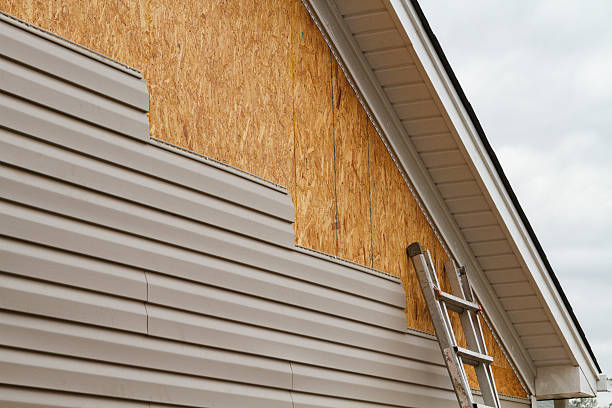Professional Vinyl Siding technician working in Mount Ulla, NC